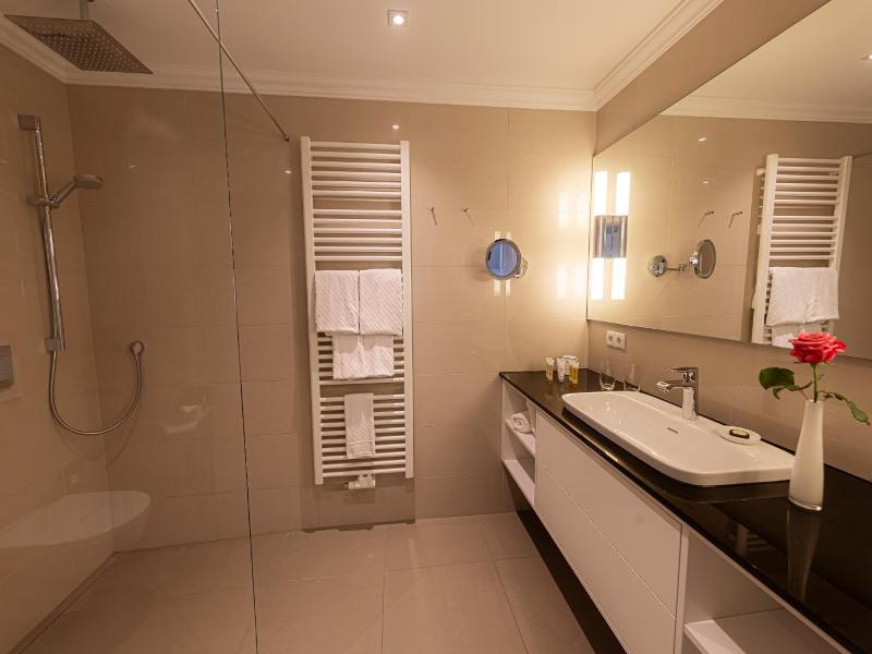 Strandhotel Fontana image