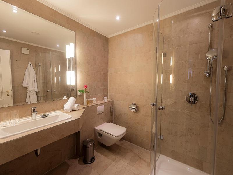 Strandhotel Fontana image