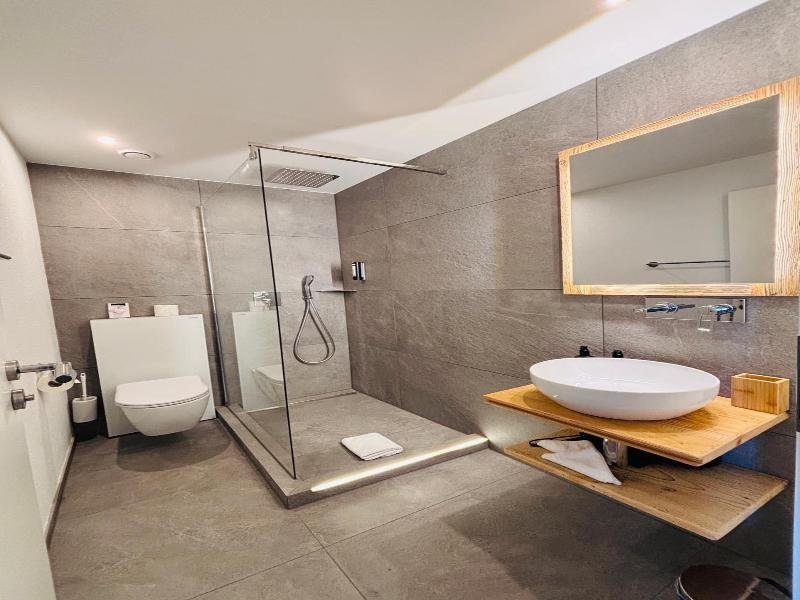 Typically Swiss Hotel Ermitage image