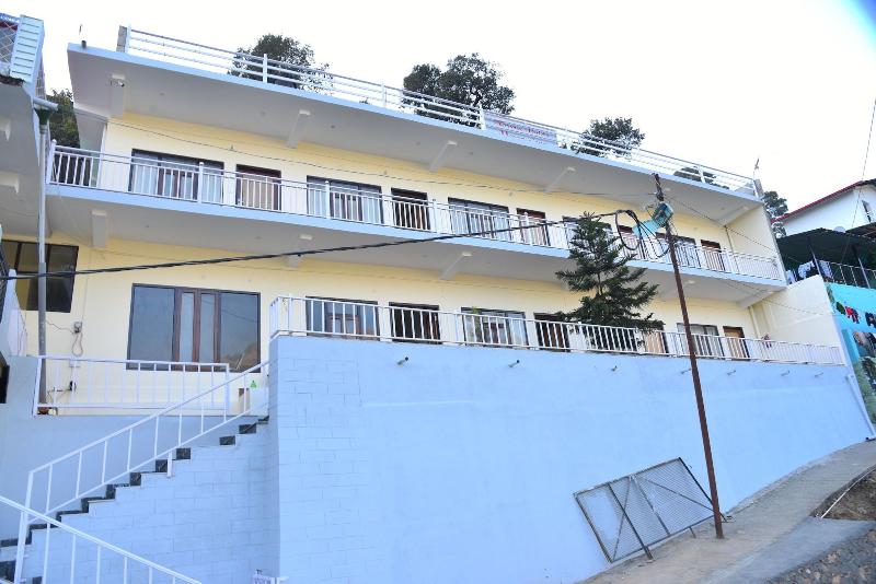 Hotel Lake Paradise Inn image