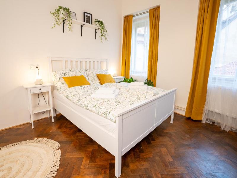 White Wolf House Hostel Apartments image