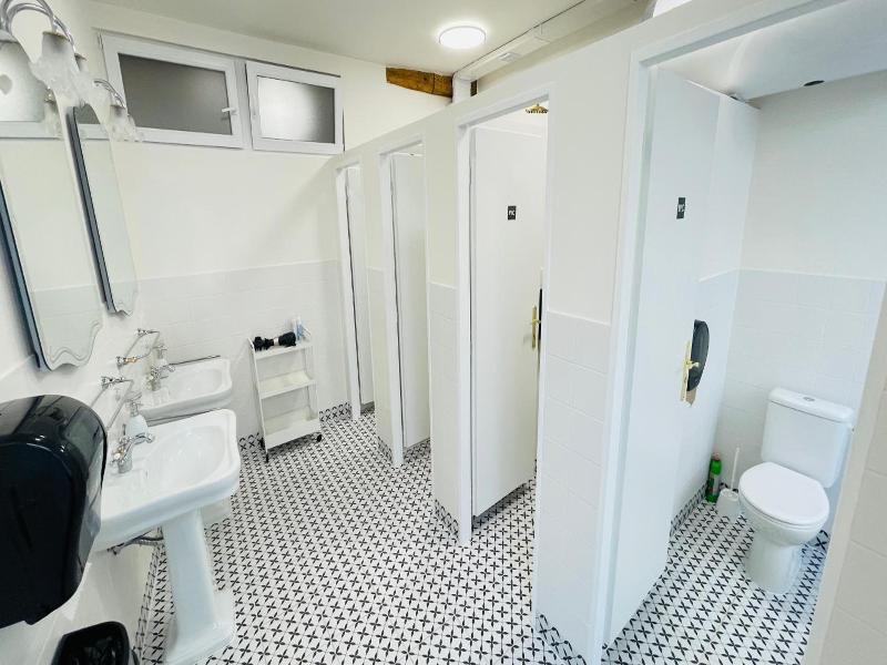 White Wolf House Hostel Apartments image