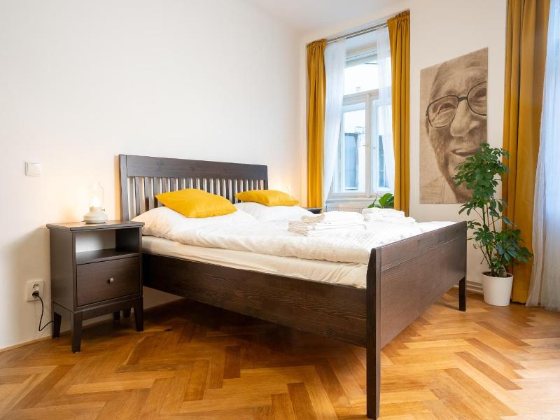 White Wolf House Hostel Apartments image