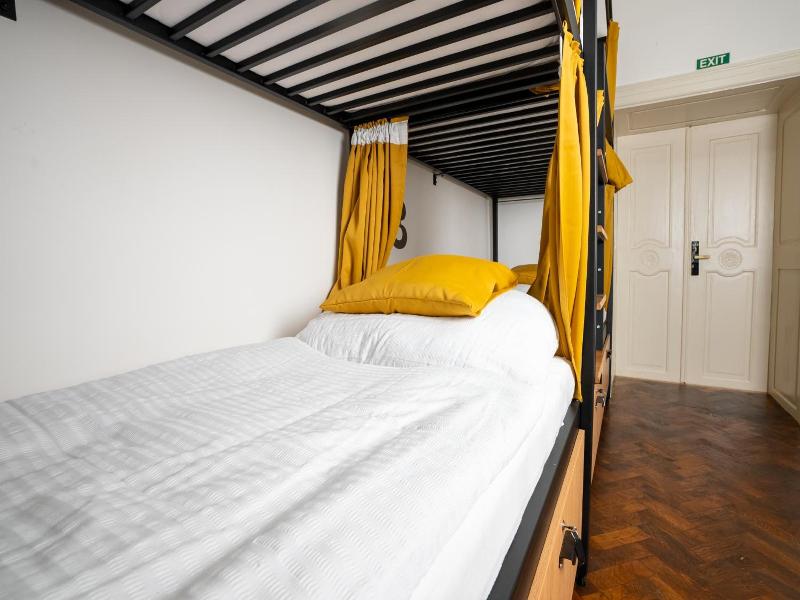 White Wolf House Hostel Apartments image