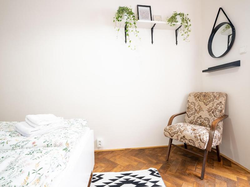 White Wolf House Hostel Apartments image