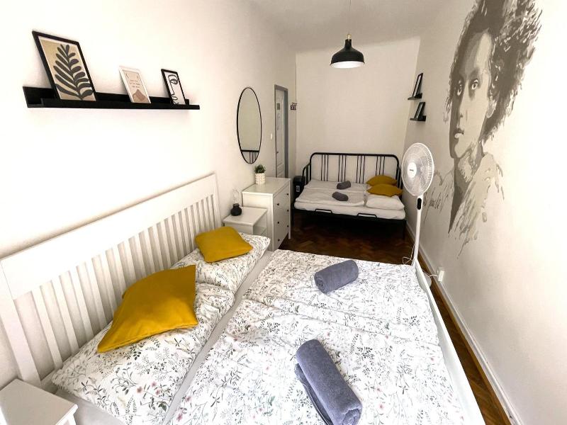 White Wolf House Hostel Apartments image
