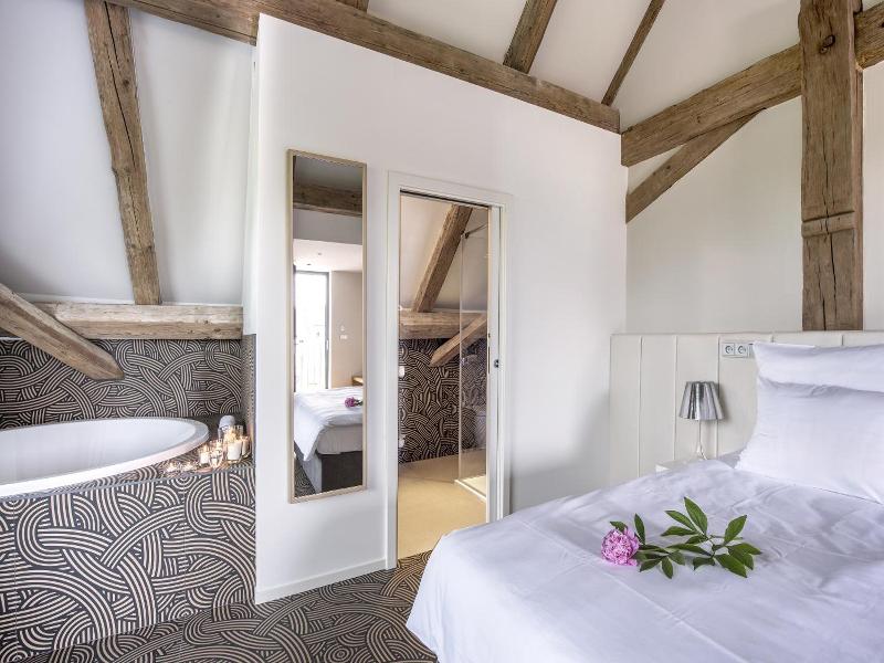 Yard Resort image