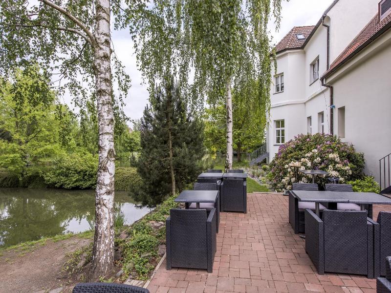 Yard Resort image