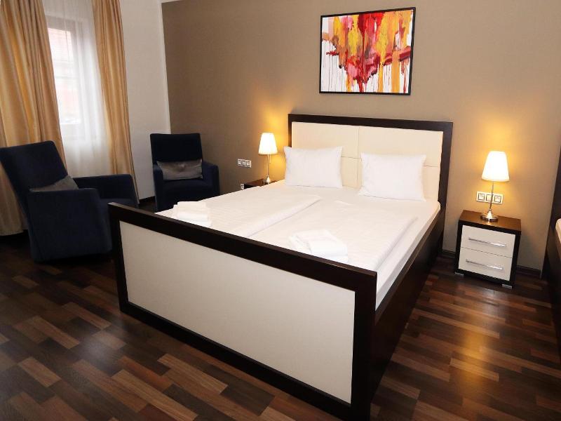 Hotel Corona image