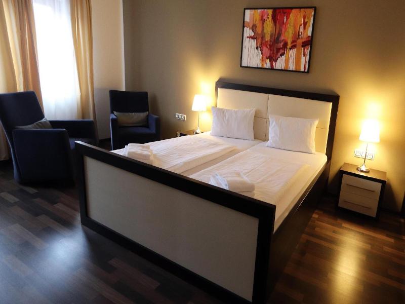 Hotel Corona image