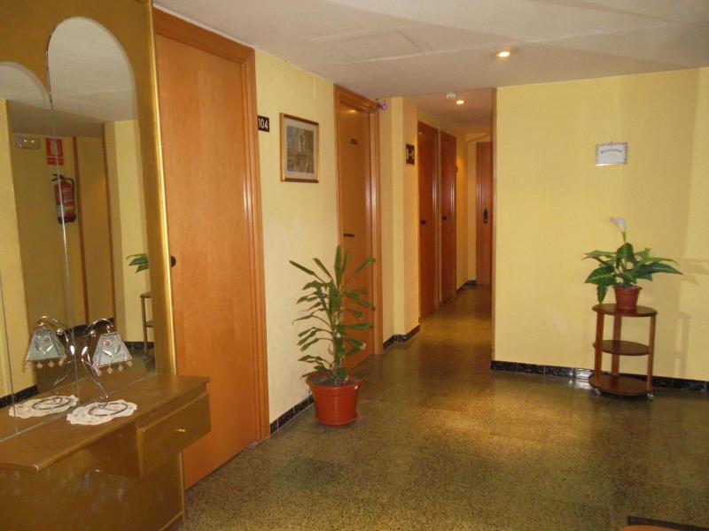 Hostal Cumbre image