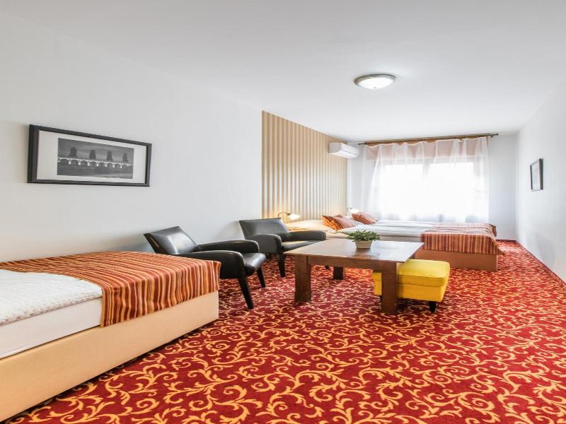 Hotel U Zlatv Ho Kohouta image