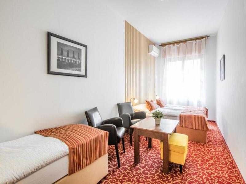 Hotel U Zlatv Ho Kohouta image
