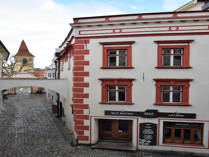Pension Zv Meckv Apartmv Castle Apartments image