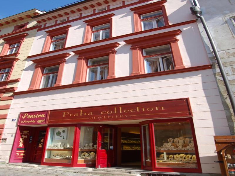 Pension Zv Meckv Apartmv Castle Apartments image