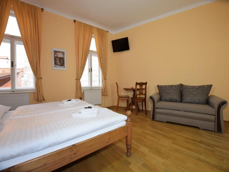 Pension Zv Meckv Apartmv Castle Apartments image
