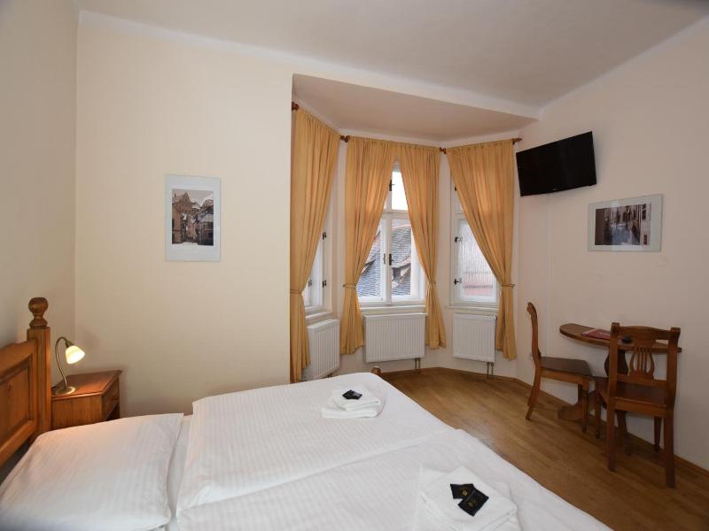 Pension Zv Meckv Apartmv Castle Apartments image