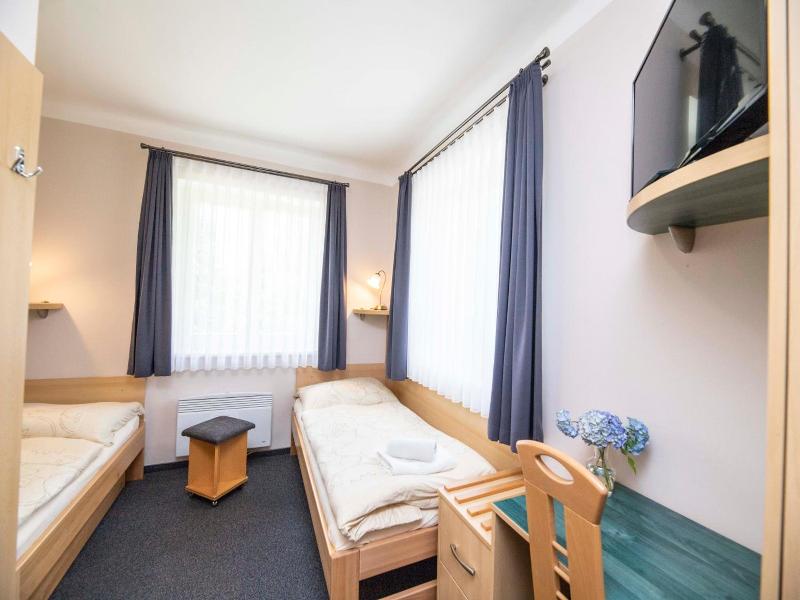 Parkhotel Skalnv M Osto image