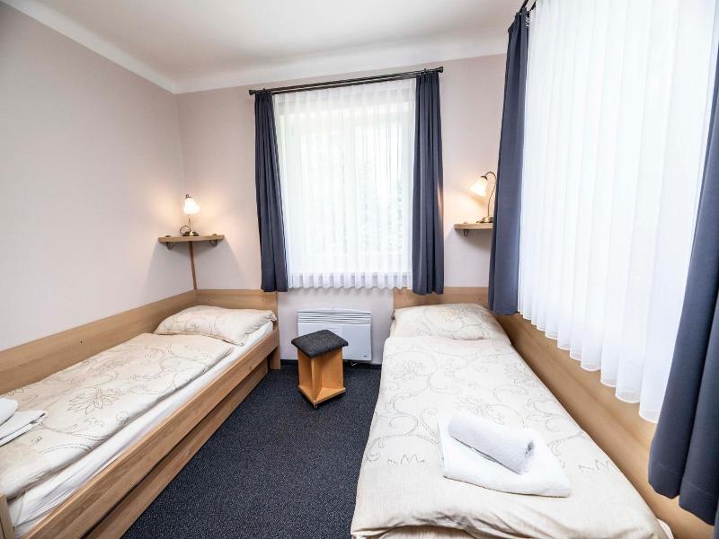 Parkhotel Skalnv M Osto image