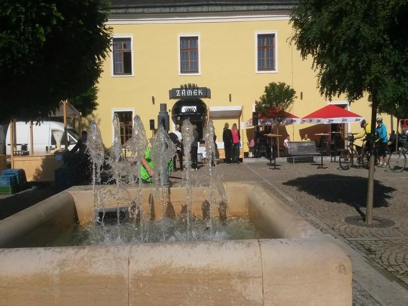 Hotel Zv Mek Velkv Byst Oice image