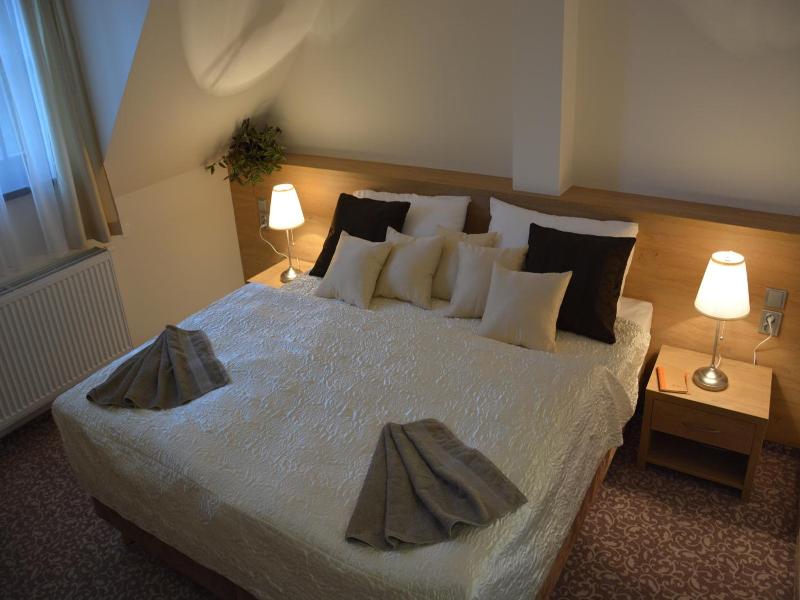 Hotel Zv Mek Velkv Byst Oice image