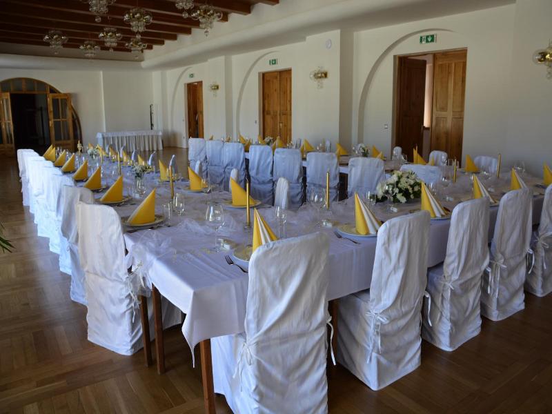 Hotel Zv Mek Velkv Byst Oice image