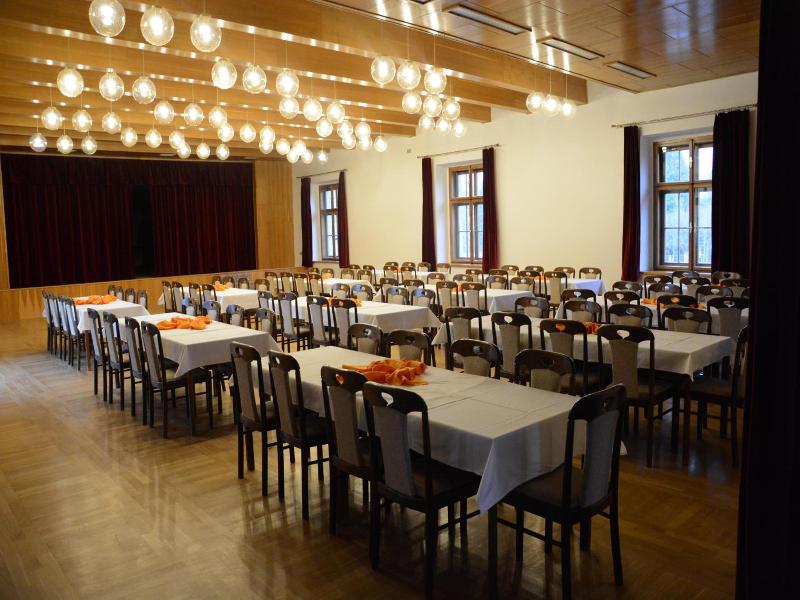 Hotel Zv Mek Velkv Byst Oice image