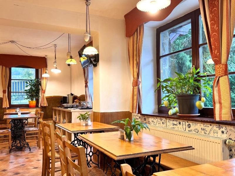 Sport Hotel Pomi image
