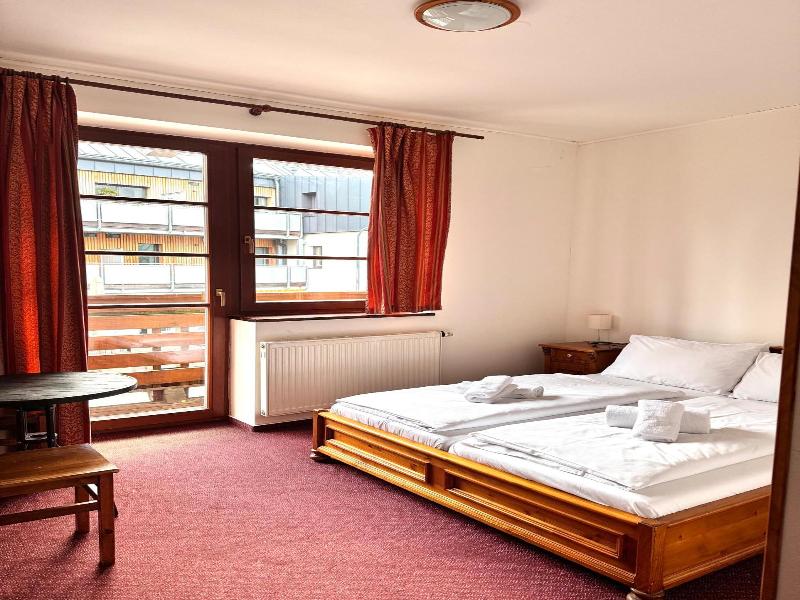 Sport Hotel Pomi image