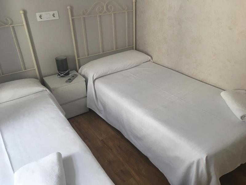 Albergue Santiago Apostol image