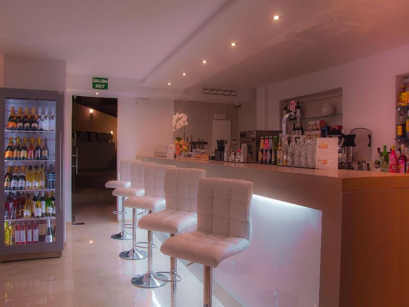 Aparthotel Ola Blanca image