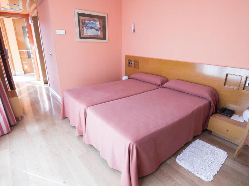 Hotel La Estaciv N De Luanco image