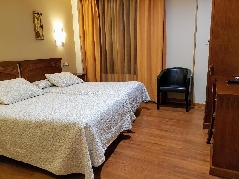 Hotel Reina Isabel image