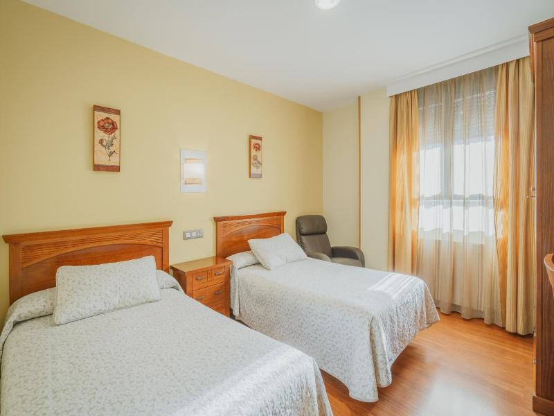Hotel Reina Isabel image