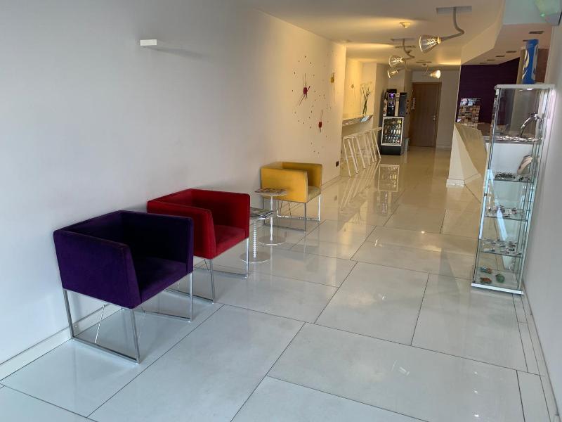La Suite Hotel image