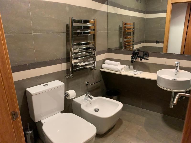 La Suite Hotel image