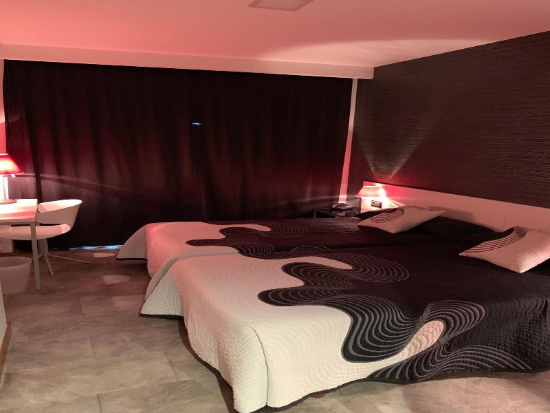 La Suite Hotel image