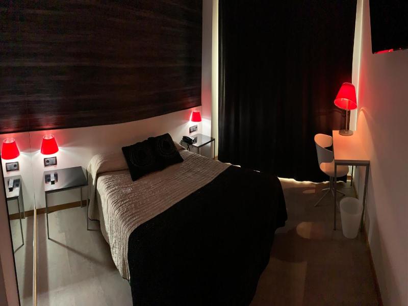 La Suite Hotel image
