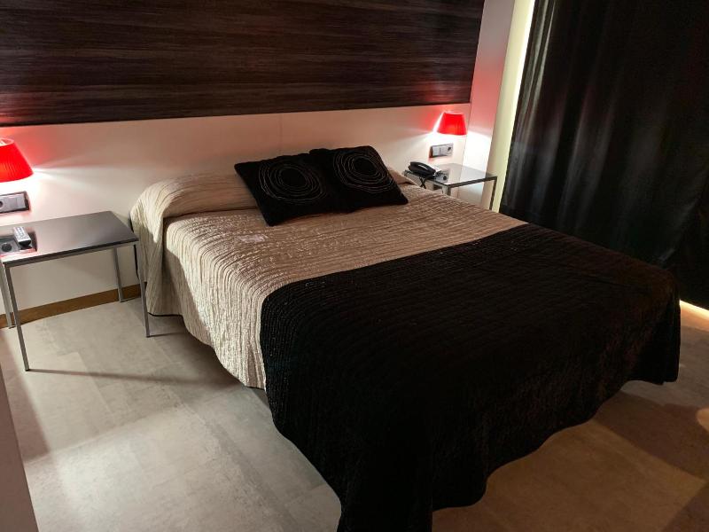 La Suite Hotel image