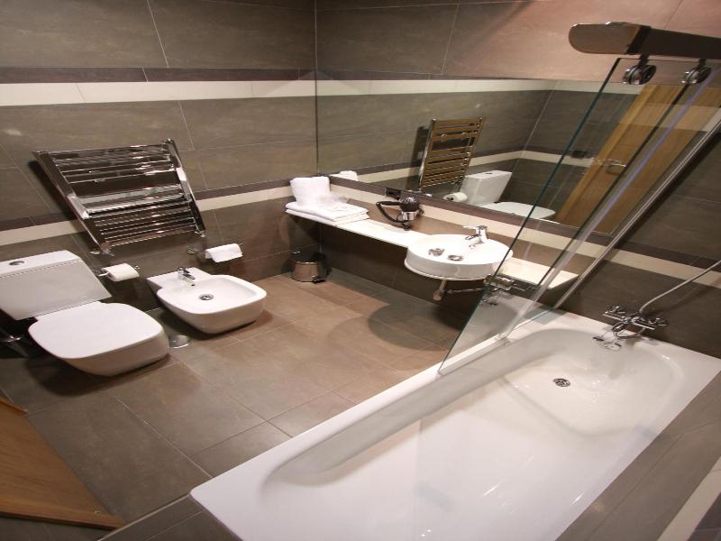La Suite Hotel image