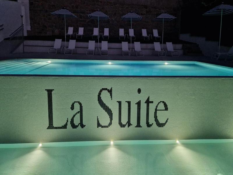 La Suite Hotel image