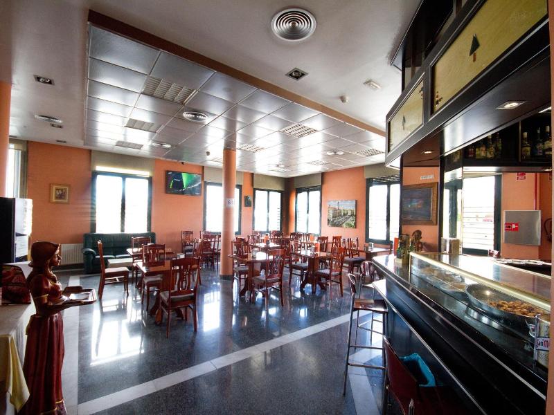 Hotel Los 5 Pinos image