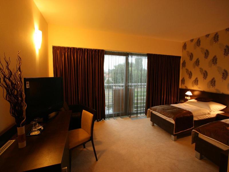 Hotel River image