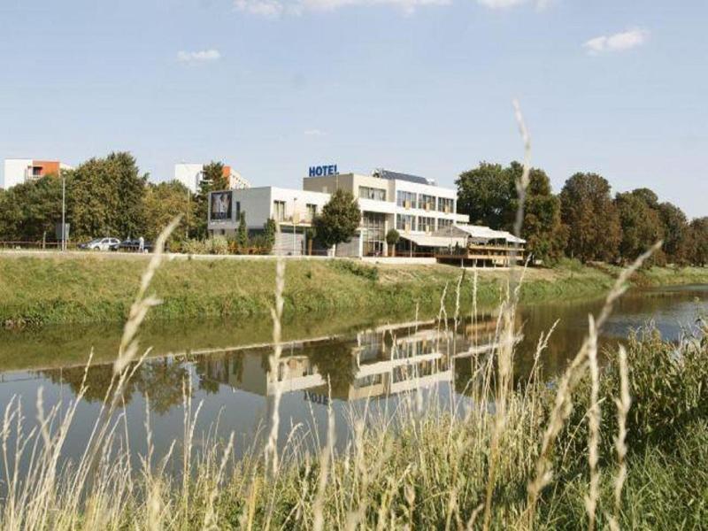 Hotel River image