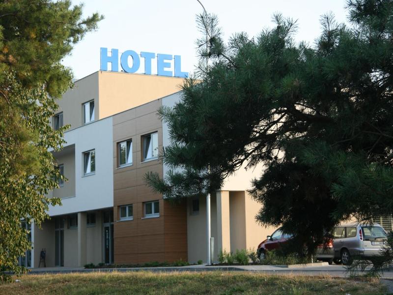 Hotel River image