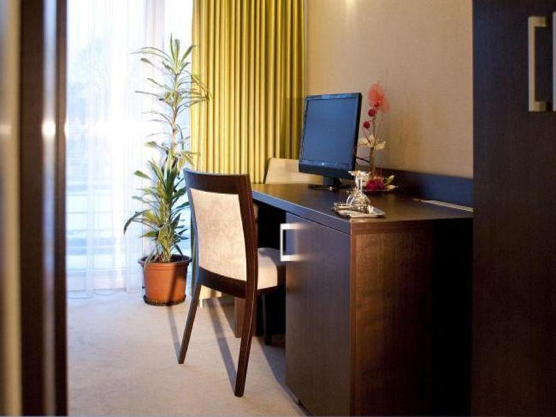 Hotel River image
