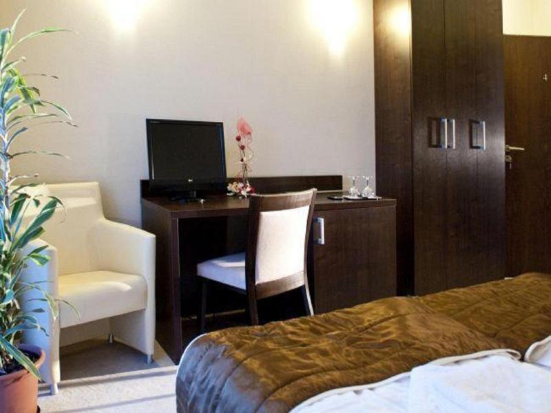 Hotel River image