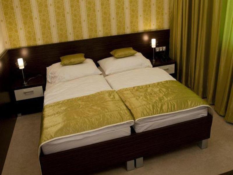 Hotel River image