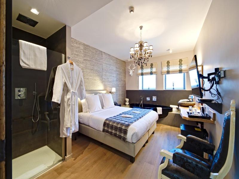 Hotel Saint Amour image