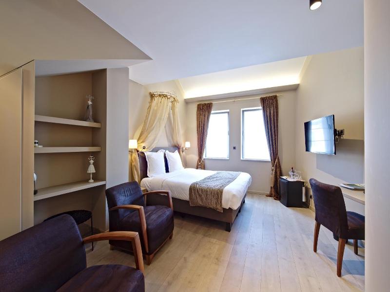 Hotel Saint Amour image